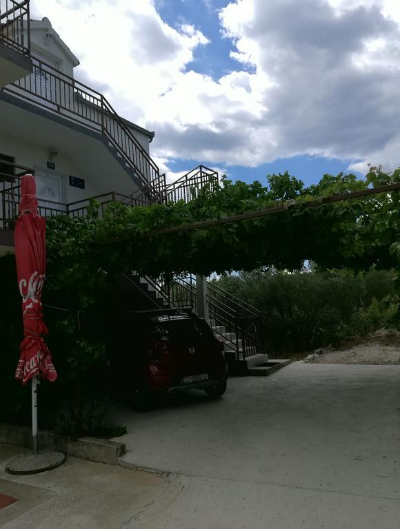 Apartments Vrvilo Rogoznica  Bagian luar foto
